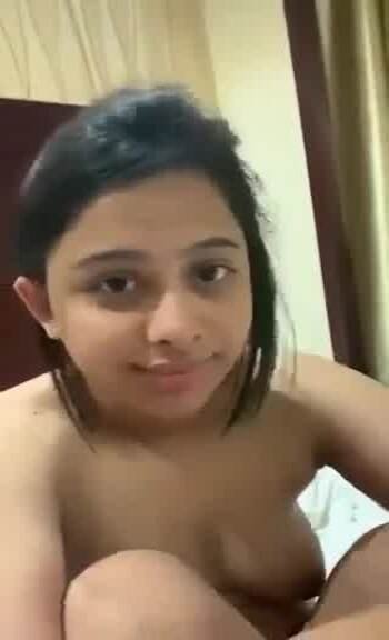 Extremely cute 18 babe desixxxvideo enjoy with bf in hotel mms