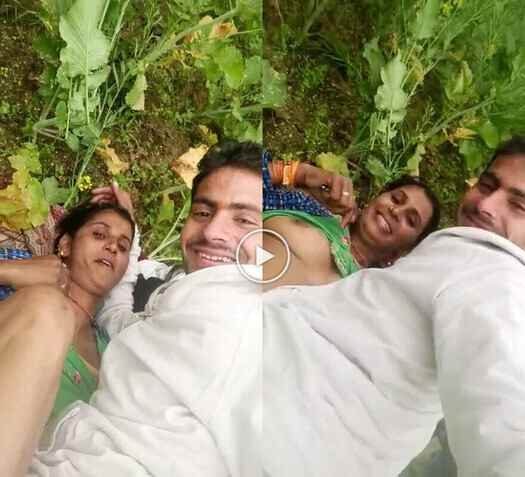 Village-sexy-desi-punjabi-bhabi-fucking-bf-outdoor-HD.jpg